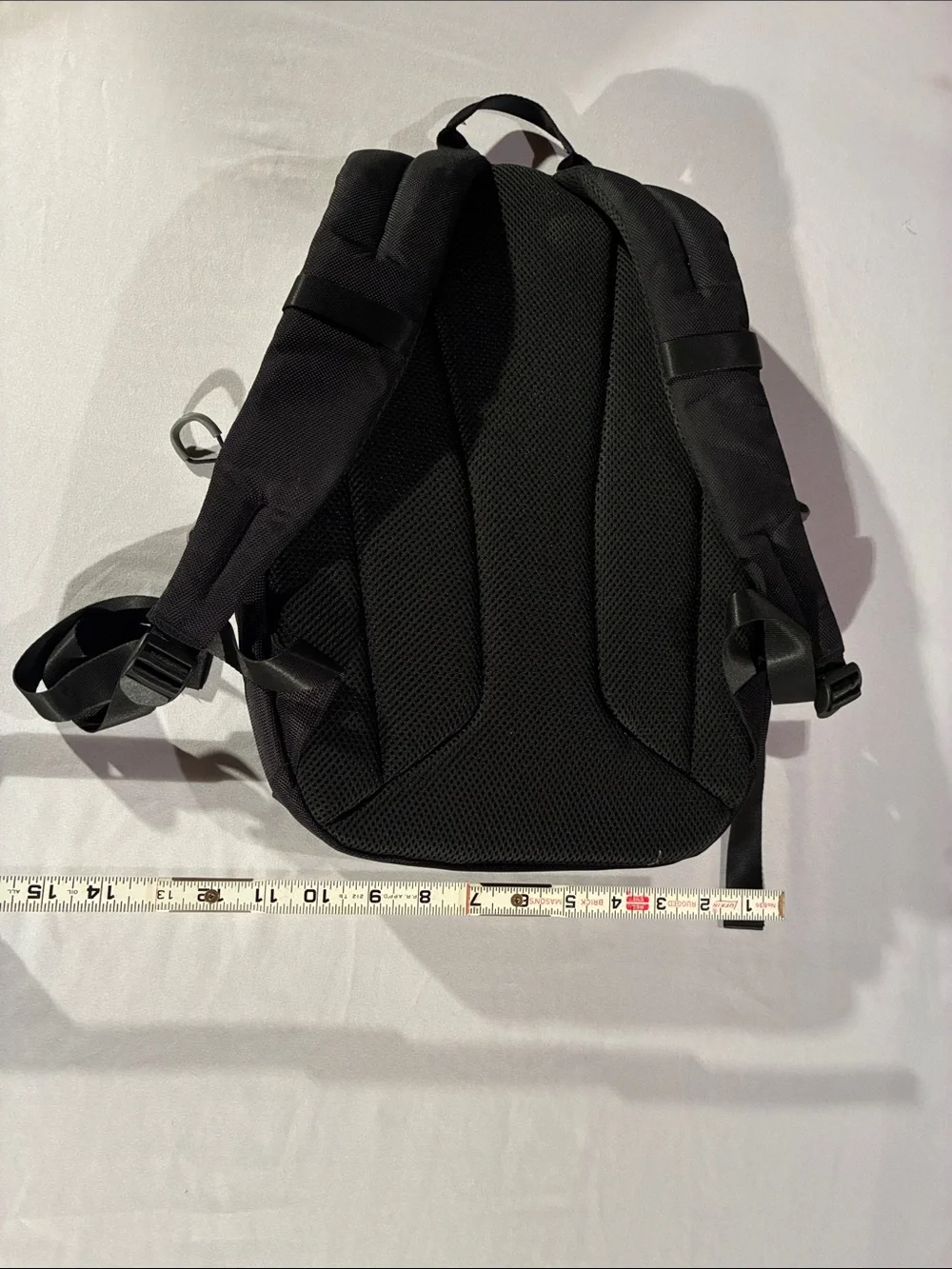 Taylor sleek backpack